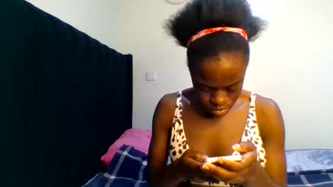 Snapshot of purple_honey2 chatting on 06/21/26, 09:17 Honey online show from 06/21/26, 09:17