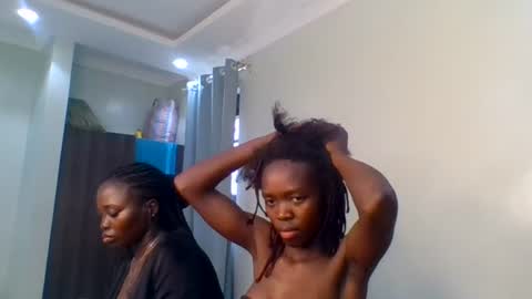 Snapshot of purple_honey2 chatting on 07/13/26, 04:37 Honey online show from 07/13/26, 04:37
