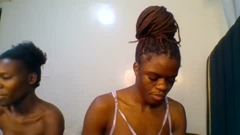 Snapshot of purple_honey2 chatting on 07/15/26, 03:28 Honey online show from 07/15/26, 03:28