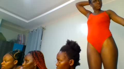 Snapshot of purple_honey2 chatting on 07/17/26, 05:36 Honey online show from 07/17/26, 05:36