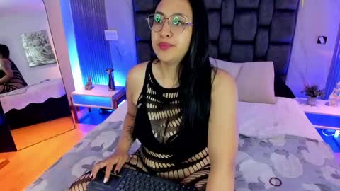 Snapshot of purpleheart_fg chatting on 05/09/26, 03:23 Karol online show from 05/09/26, 03:23
