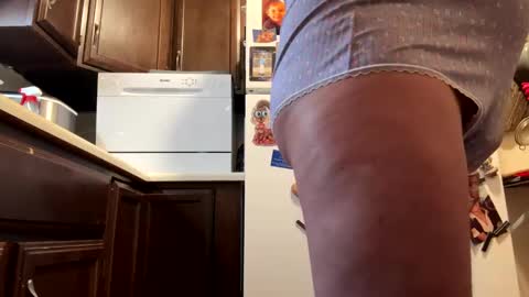 puss123176428 online show from 12/12/24, 10:09