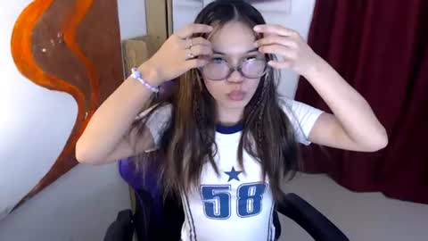 Snapshot of pussiswet_xx chatting on 06/16/26, 05:54 jessy online show from 06/16/26, 05:54