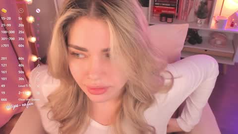 Snapshot of pussy_kattt chatting on 01/09/25, 10:52 kat follow online show from 01/09/25, 10:52