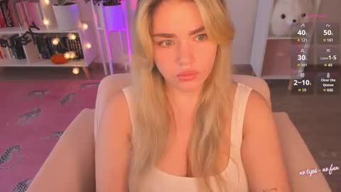 Snapshot of pussy_kattt chatting on 10/11/25, 06:12 kat follow online show from 10/11/25, 06:12