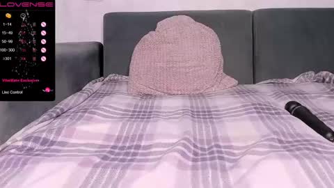 Nina online show from 02/21/25, 03:32