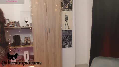 Mari online show from 05/09/26, 01:33