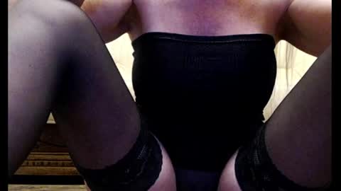 Snapshot of pussymaze chatting on 09/21/25, 04:19 Vesper online show from 09/21/25, 04:19