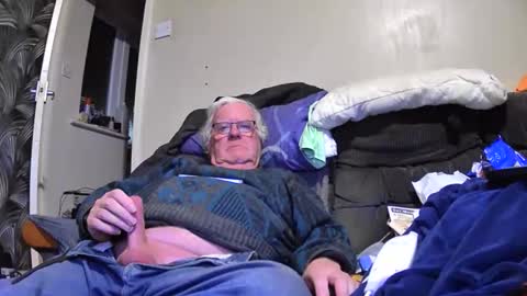 Snapshot of pusyrubber chatting on 01/10/26, 09:41 Genital sucker online show from 01/10/26, 09:41