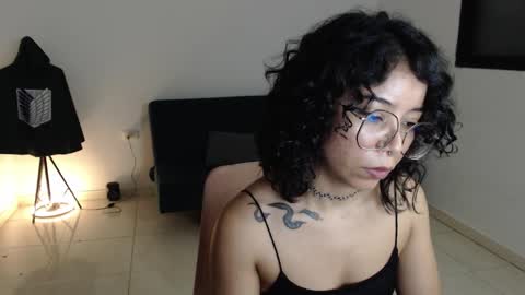 Snapshot of putakusan chatting on 11/21/25, 05:28 Izumi online show from 11/21/25, 05:28