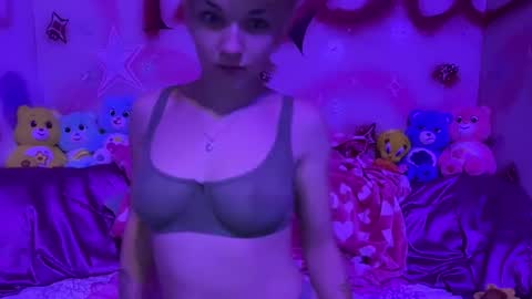 Snapshot of pvnkpixie chatting on 09/12/25, 06:41 pvnkpixie online show from 09/12/25, 06:41