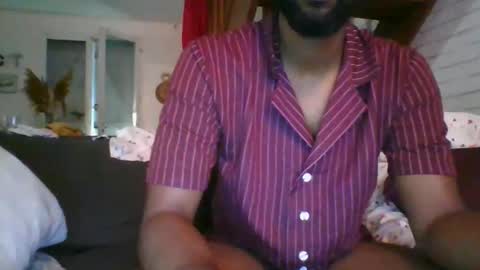 Snapshot of python974 chatting on 11/07/25, 02:22 Python online show from 11/07/25, 02:22