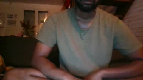 Snapshot of python974 chatting on 11/18/25, 02:06 Python online show from 11/18/25, 02:06