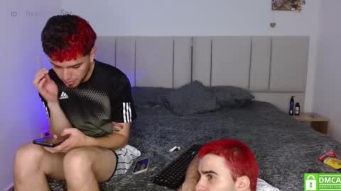 Snapshot of pyxis_ chatting on 02/23/26, 10:18 Milan Elian online show from 02/23/26, 10:18