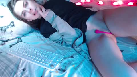 Snapshot of q_t_pie chatting on 01/03/25, 10:40 Lita rat online show from 01/03/25, 10:40