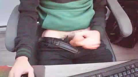 Snapshot of qc1969 chatting on 10/27/25, 11:58 qc1969 online show from 10/27/25, 11:58