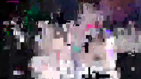 Snapshot of qianqian_ chatting on 12/15/25, 11:58 qianqian_ online show from 12/15/25, 11:58