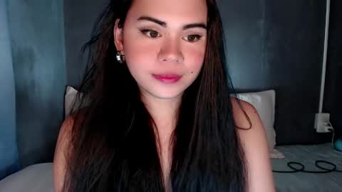 Snapshot of qt_luna18 chatting on 06/06/26, 06:12 qt_luna18 online show from 06/06/26, 06:12