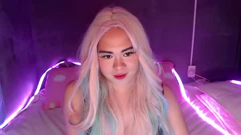Snapshot of qt_luna18 chatting on 06/18/26, 09:14 qt_luna18 online show from 06/18/26, 09:14