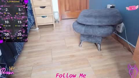 Snapshot of qu33nandh3rk1ng chatting on 01/15/26, 02:54 Queen And King online show from 01/15/26, 02:54