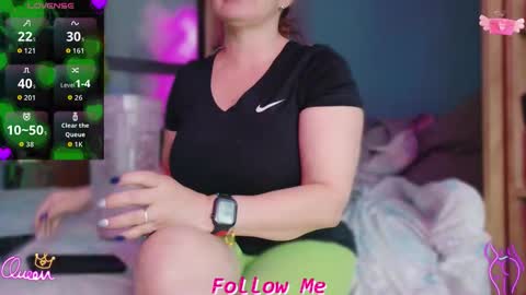 Snapshot of qu33nandh3rk1ng chatting on 02/08/26, 07:28 Queen And King online show from 02/08/26, 07:28