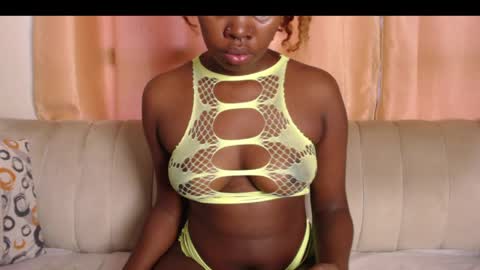 Snapshot of quaine_ryleighn chatting on 05/07/26, 08:20 RYLEIGHN online show from 05/07/26, 08:20