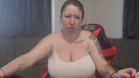 Snapshot of qualityshow chatting on 04/08/26, 04:01 Hellene online show from 04/08/26, 04:01