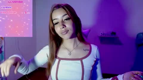 Snapshot of quee_tiana chatting on 04/24/26, 10:12 your princess online show from 04/24/26, 10:12