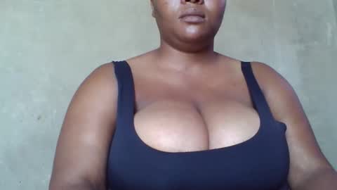 Snapshot of queen2302 chatting on 04/01/26, 08:26 queen2302 online show from 04/01/26, 08:26