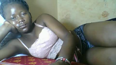 Snapshot of queen315810 chatting on 03/16/26, 08:29 queen315810 online show from 03/16/26, 08:29