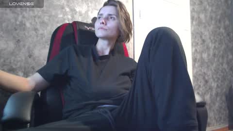 Lola online show from 11/11/25, 07:41