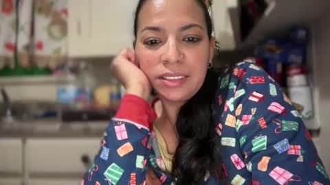 Snapshot of queen69138 chatting on 11/13/25, 08:02 queen69138 online show from 11/13/25, 08:02