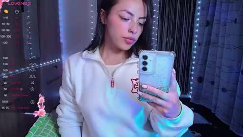 Snapshot of queen__abby chatting on 03/15/26, 04:07 Queen Abby online show from 03/15/26, 04:07