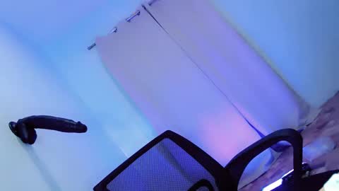 Snapshot of queen__anastasia chatting on 02/19/25, 05:38 queen__anastasia online show from 02/19/25, 05:38