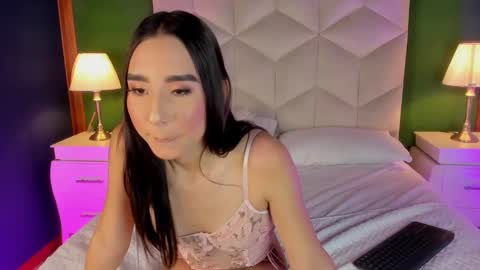 Queen Violet online show from 02/18/25, 01:10