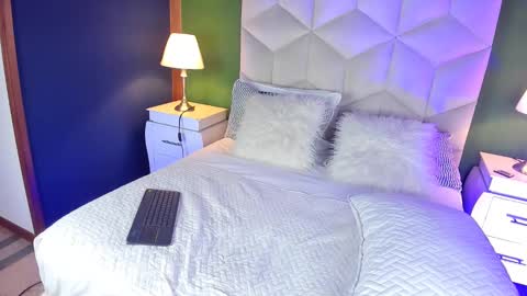 Queen Violet online show from 02/21/25, 08:05