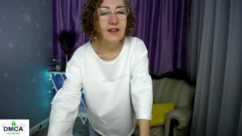Snapshot of queen_a_n_i chatting on 05/25/26, 07:58 A N I Ill be here on December 1st online show from 05/25/26, 07:58
