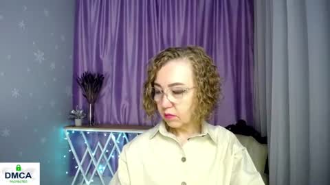 Snapshot of queen_a_n_i chatting on 06/15/26, 04:58 A N I Ill be here on December 1st online show from 06/15/26, 04:58