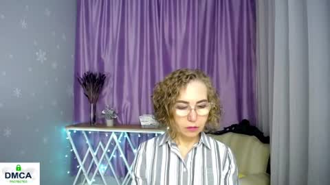 Snapshot of queen_a_n_i chatting on 06/25/26, 08:08 A N I Ill be here on December 1st online show from 06/25/26, 08:08