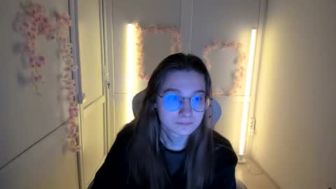 Amelie online show from 04/25/26, 07:22