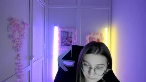 Amelie online show from 04/26/26, 07:39