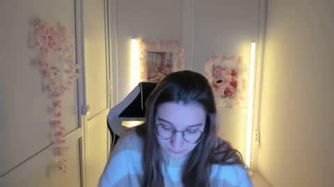 Amelie online show from 04/29/26, 07:23
