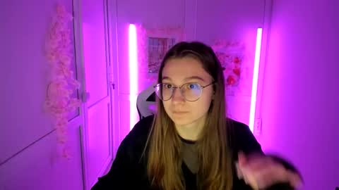 Amelie online show from 05/05/26, 07:16