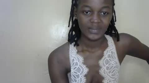 queen_banice online show from 11/21/25, 12:32
