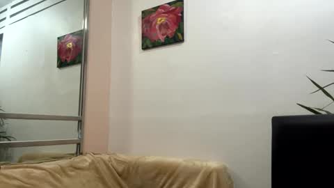 Snapshot of queen_chatur chatting on 01/21/25, 02:05 Viktoria online show from 01/21/25, 02:05