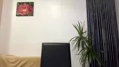 Snapshot of queen_chatur chatting on 01/30/25, 02:47 Viktoria online show from 01/30/25, 02:47