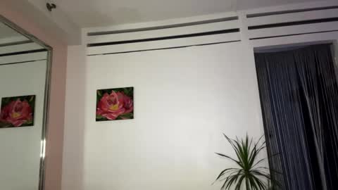 Snapshot of queen_chatur chatting on 02/19/25, 01:28 Viktoria online show from 02/19/25, 01:28