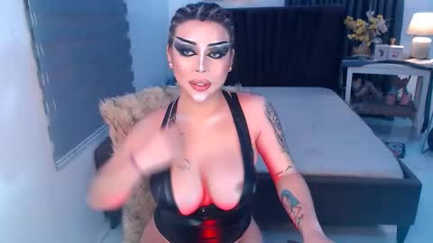 Snapshot of queen_destroyerx chatting on 02/14/25, 11:31 MAGDA online show from 02/14/25, 11:31