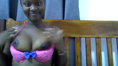 Snapshot of queen_diveer chatting on 09/19/25, 08:05 queen_diveer online show from 09/19/25, 08:05