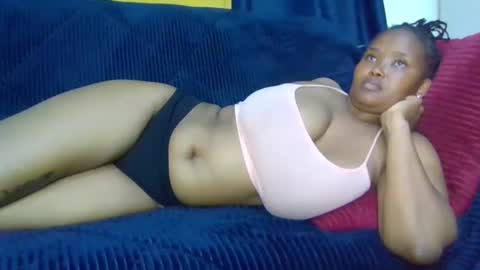 Snapshot of queen_doli chatting on 04/24/26, 09:17 queen_doli online show from 04/24/26, 09:17